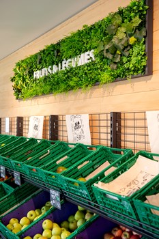 Fruits et légumes au Shop de Vétroz - Une photo des étales de fruits et légumes au Shop de Vétroz