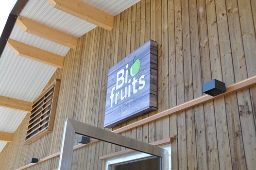 Biofruits - Le Self Vétroz - Entrée du magasin autonome de Vétroz