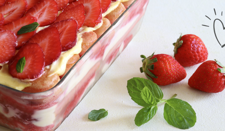 Tiramisu de fraises - Une photo d'un tiramisu aux fraises